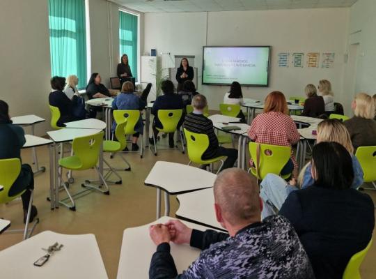 Baisogalos gimnazijoje – respublikinė metodinė-praktinė konferencija „Žingsnis sėkmės link“