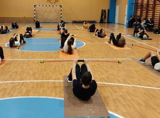 Radviliškio Vaižganto progimnazijos mokiniai sujungė judesį ir meną