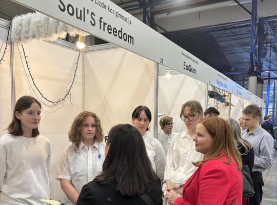 Lizdeikos gimnazijos atstovai kalėdinėje EXPO 2024