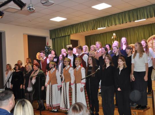 Šeduviai labdaros koncerte dalijosi gerumu ir šiluma