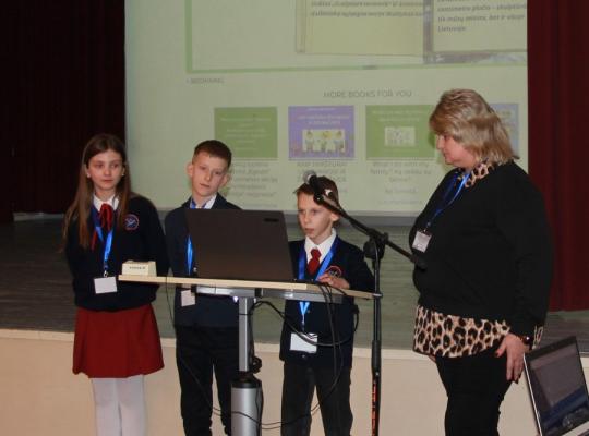 Išmaniosios technologijos švietime: šalies pedagogai ir mokiniai žvelgia į ateitį ir mokosi valdyti dirbtinį intelektą