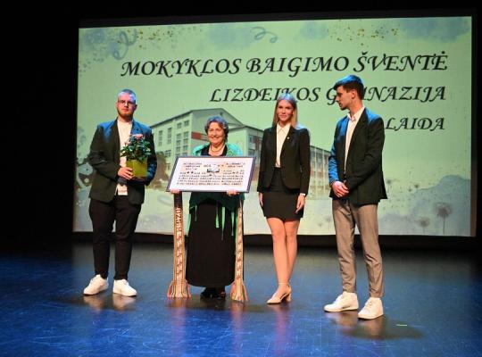 Lizdeikos gimnazijos mokslo metų baigimo šventė „Pasaka tikiu!“