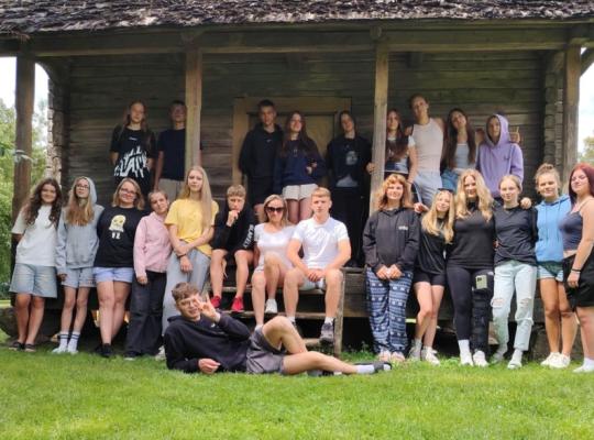 Stovyklos „Vasaros STOTELĖ“ kelionė: penkios dienos draugystės, kūrybos ir iššūkių