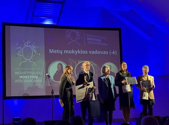 Radviliškio Gražinos pagrindinės mokyklos direktorius – Metų vadovas!