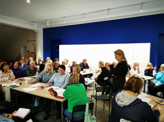 Kultūrinis ugdymas kaip raktas į šiuolaikinę mokyklą: Radviliškio pedagogų patirtys „Tūkstantmečio mokyklos II“ projekte