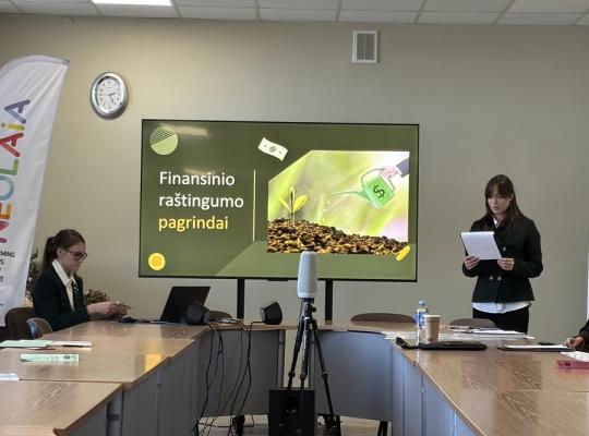 Lizdeikos gimnazijos atstovės tarptautinėje konferencijoje