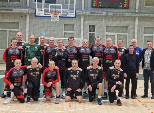 Nuotraukoje „SK Šeduvos malūnas“ – Mažeikių VSK amžiaus grupėje 55+