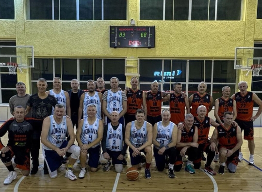 Nuotraukoje „SK Šeduvos malūnas“ – Jonavos „Cbet“ amžiaus grupėje 50+