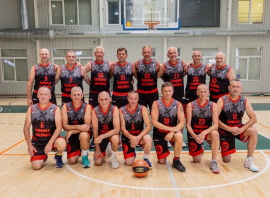 „SK Šeduvos malūnas“ vyrų komanda 55+. Pirmoje eilėje (tupi) iš kairės: Vilmantas Paškauskas (komandos 60+ vadovas), Ramūnas Jonaitis (komandos 50+ vadovas) , Žydrius Burneika, Vilmantas Vėta, Audrius Narkevičius (komandos 55+ vadovas), Gaudentas Skromanas, Gintautas Šarauskas. Antroje eilėje iš kairės: Linas Viliopas, Vidas Masiulis, Arvydas Mockevičius, Redas Krivickas, Arūnas Kurklinskas, Valdas Reklys, Darius Goštautas, Rimantas Benaitis. Nuotraukoje nėra ilgamečių klubo žaidėjų: Dariaus Uosio, Algimanto Česo, Valdo Urbono, Svajūno Marazo.