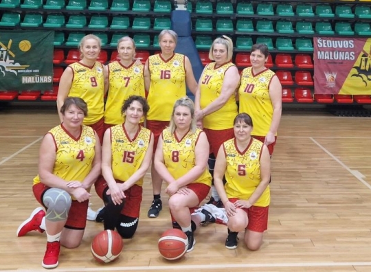 Moterų komanda (amžiaus grupė 45+) LKLL finalo ketverto varžybose Palangoje