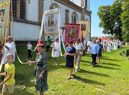 Žolinės atlaidų procesija